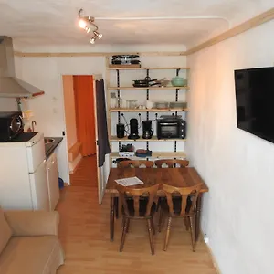 A Decouvrir Joli Petit Au Coeur Du Village Appartement